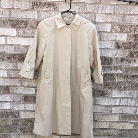 Brooks Brothers Jackets & Blazers - Brooks Brothers trench coat classy beige layer